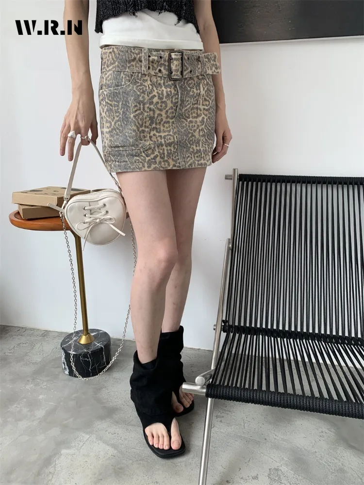 Women Vintage Y2K Slim Fit Retro Trashy Leopard Print Skirts 2024 Summer Casual Punk Hotsweet High Waist Mini Denim Short Skirt
Women Vintage Y2K Slim Fit Retro Trashy Leopard Print Skirts 2024 Summer Casual Punk Hotsweet High Waist Mini Denim Short Skirt