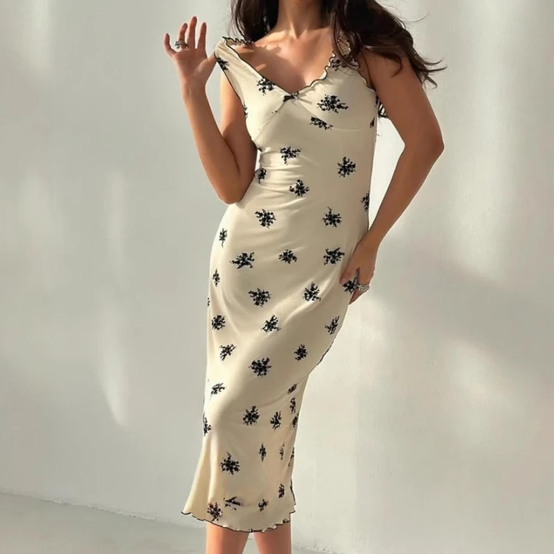 Summer New Pure Desire Bow V-neck Suspender Women's Slim Fit Hip Hugging Dress
Summer New Pure Desire Bow V-neck Suspender Women's Slim Fit Hip Hugging Dress