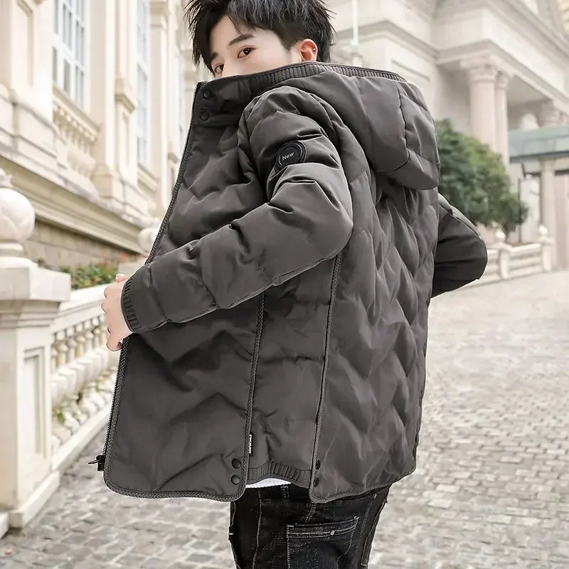 Parkas Short Padding Hooded Down Jackets for Men Heavy Korean 2024 Man Padded Coat Harajuku Fashion Winter Outer High Quality
Parkas Short Padding Hooded Down Jackets for Men Heavy Korean 2024 Man Padded Coat Harajuku Fashion Winter Outer High Quality