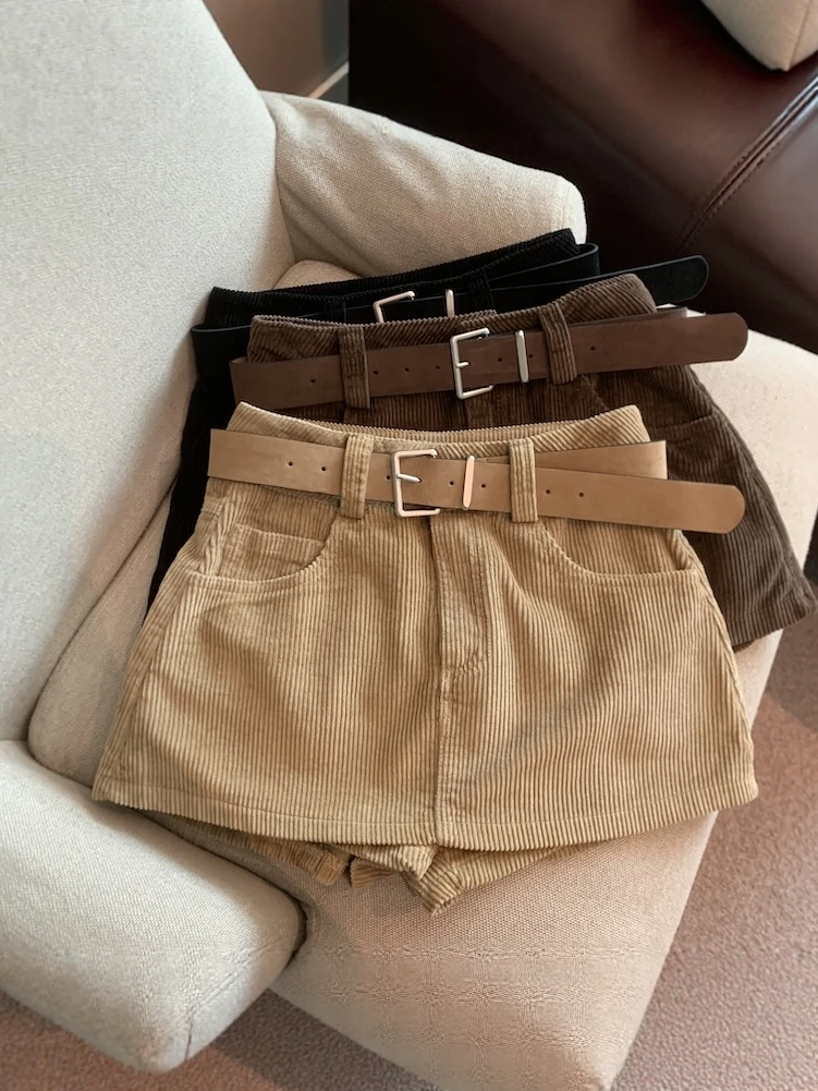 High Waist A-Line Skirt in Khaki Corduroy Retro American Style Women's Autumn Winter New Anti-Light Skirt Pants
High Waist A-Line Skirt in Khaki Corduroy Retro American Style Women's Autumn Winter New Anti-Light Skirt Pants