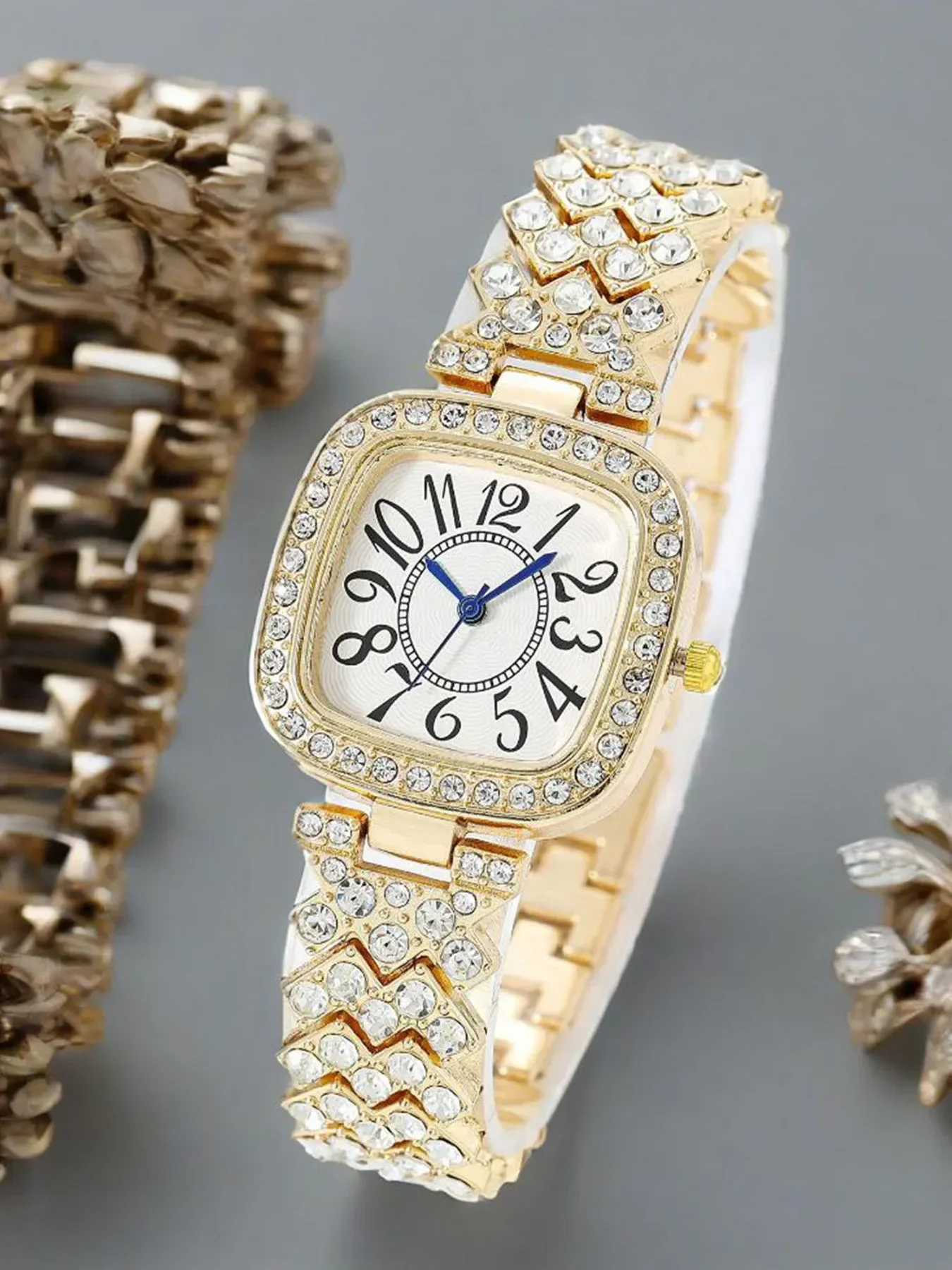 1pcs/set of square rhinestone alloy shell women's watch Starry Sky Fashion casual junior high school student watch
1pcs/set of square rhinestone alloy shell women's watch Starry Sky Fashion casual junior high school student watch