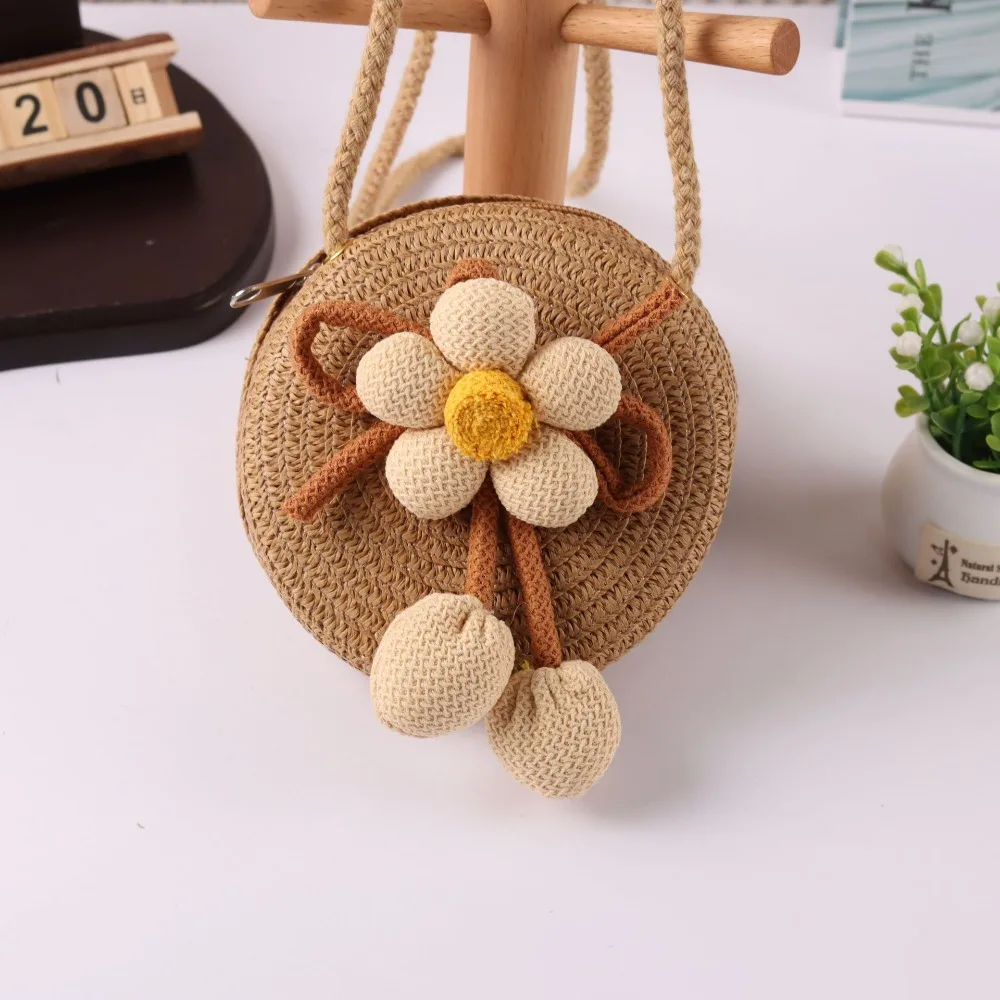 New Handmade Woven Straw Bag Flower Shape Solid Color Storage Basket Zipper Coin Purse Children
New Handmade Woven Straw Bag Flower Shape Solid Color Storage Basket Zipper Coin Purse Children