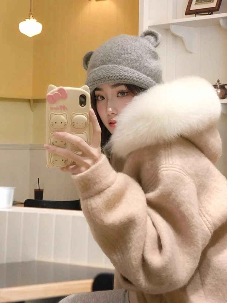 Розовое шерстяное пальто с большим меховым воротником и молнией для женщин, свободная посадка, зимняя новинка, корейская версия, сращивание пуговиц
Розовое шерстяное пальто с большим меховым воротником и молнией для женщин, свободная посадка, зимняя новинка, корейская версия, сращивание пуговиц