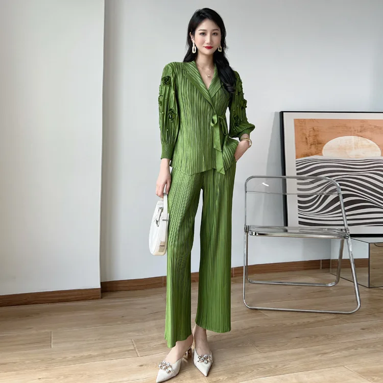 Pleated Suit Fashion Slim Solid Colour Women's Suit Premium Feeling Temperament Two Piece Suit 2025 Summer New Appliques
Pleated Suit Fashion Slim Solid Colour Women's Suit Premium Feeling Temperament Two Piece Suit 2025 Summer New Appliques