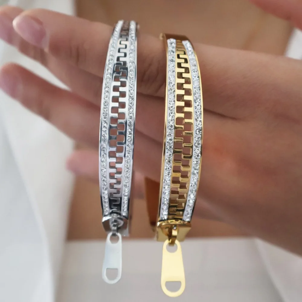 Exquisite Shiny Zipper Bangle Vintage Creative Crystal Bracelet Fashion Gold Plated Zip Titanium Steel Hand Chain Gift
Exquisite Shiny Zipper Bangle Vintage Creative Crystal Bracelet Fashion Gold Plated Zip Titanium Steel Hand Chain Gift