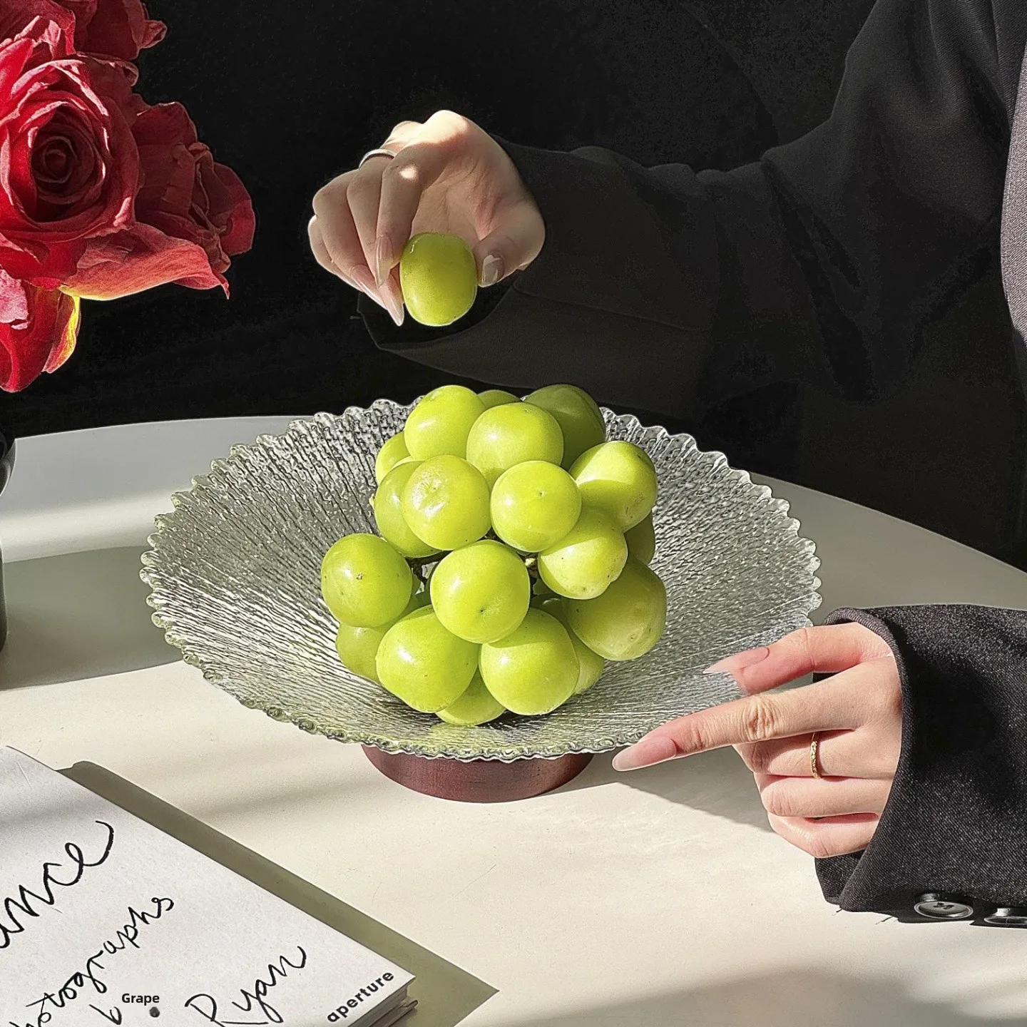 Vintage Crystal Glass Fruit Tray Luxury High End Nut Tray Dried Fruit Snack Tray Tea Table Glass Craft round Shape Fruit Plate
Vintage Crystal Glass Fruit Tray Luxury High End Nut Tray Dried Fruit Snack Tray Tea Table Glass Craft round Shape Fruit Plate