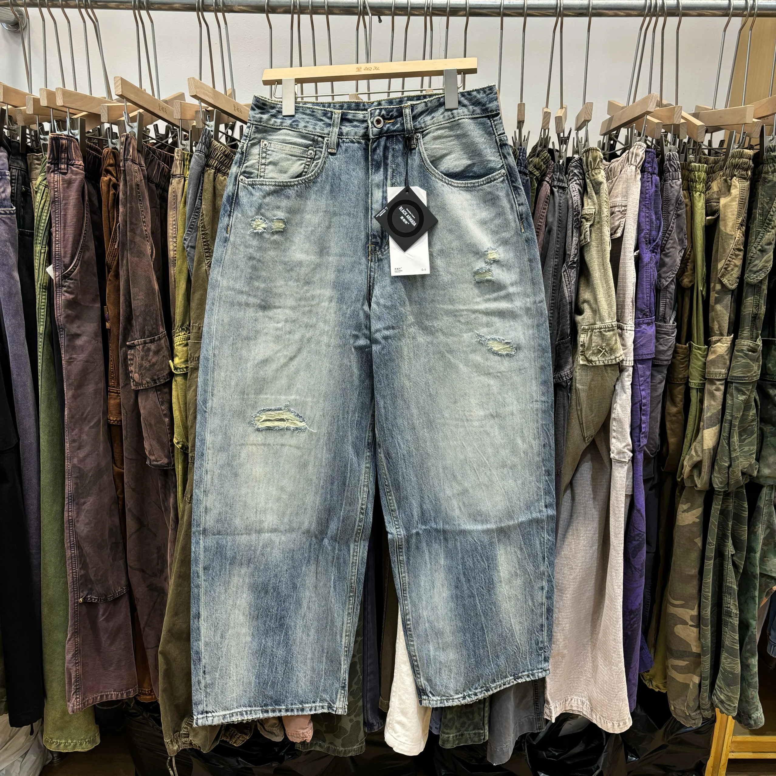 Retro Waed Light Blue Men's Jeans Trendy Brand Hole Punching Wide Leg Straight Cut Casual Cotton Durable High Waist Trousers
Retro Waed Light Blue Men's Jeans Trendy Brand Hole Punching Wide Leg Straight Cut Casual Cotton Durable High Waist Trousers