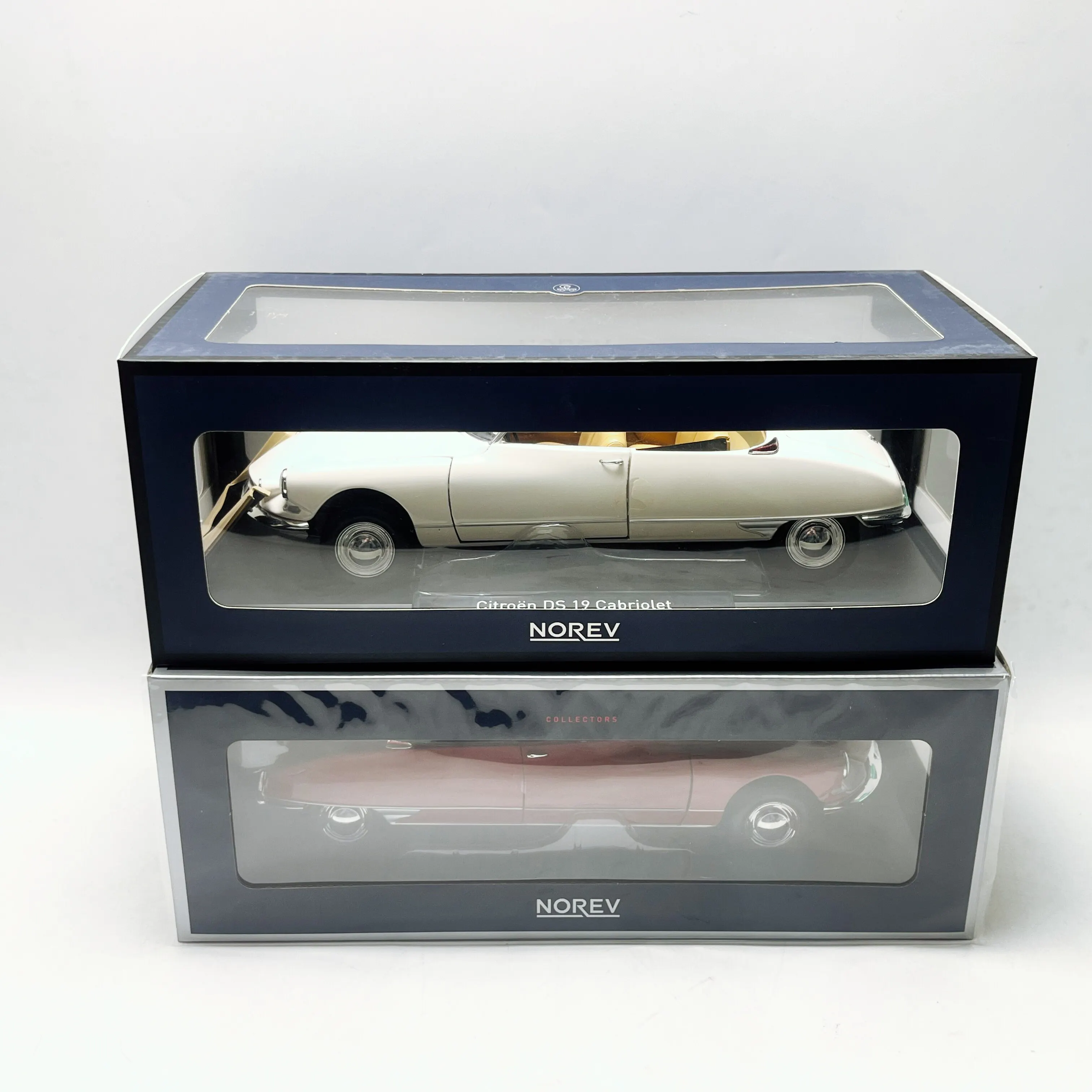 Diecast NOREV 1/18 Scale DS19 Cabriolet Alloy Car Model
Diecast NOREV 1/18 Scale DS19 Cabriolet Alloy Car Model