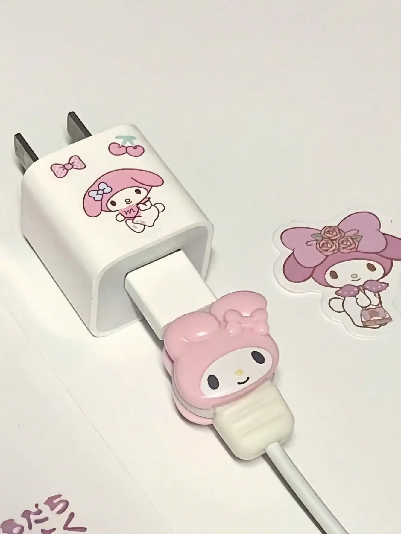 2 шт./компл. Защитные накладки для зарядных кабелей Hello Kitty и My Melody, аксессуар для быстрой зарядки
2 шт./компл. Защитные накладки для зарядных кабелей Hello Kitty и My Melody, аксессуар для быстрой зарядки