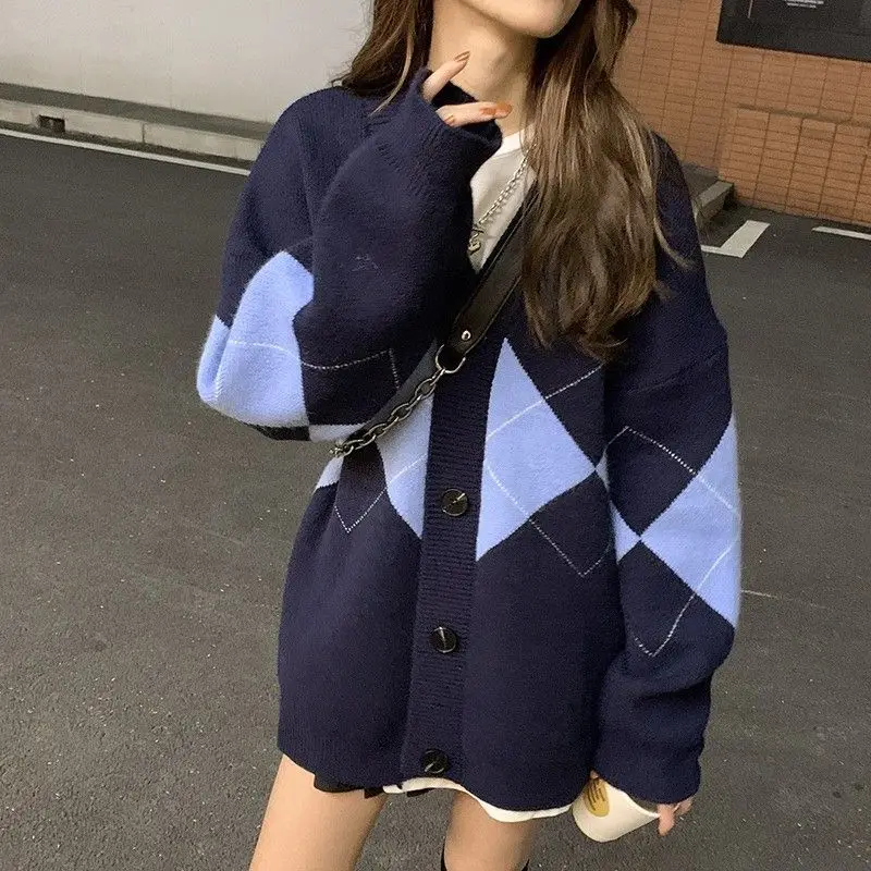 2025 New Korean Style Sweater Cardigan, Suitable for Wearing College Style Loose Knit Jacket, Fashionable Casual Knit Sweater
2025 New Korean Style Sweater Cardigan, Suitable for Wearing College Style Loose Knit Jacket, Fashionable Casual Knit Sweater