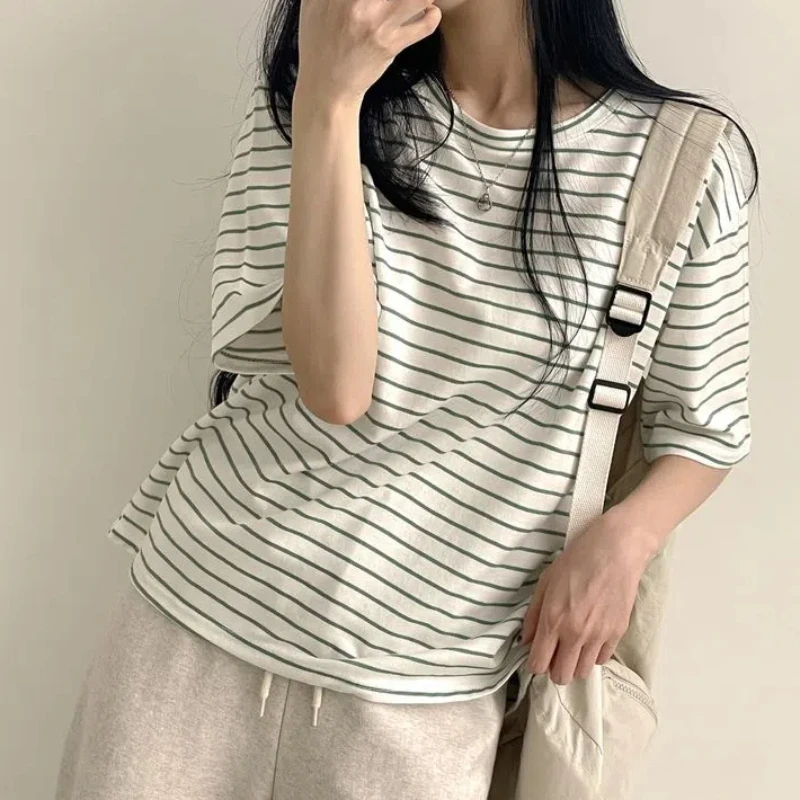 Street Casual Loose Striped Tops Tees Summer New Short Sleeve O-neck All-match Fashion T Shirts Trend Vintage Women Clothing
Street Casual Loose Striped Tops Tees Summer New Short Sleeve O-neck All-match Fashion T Shirts Trend Vintage Women Clothing