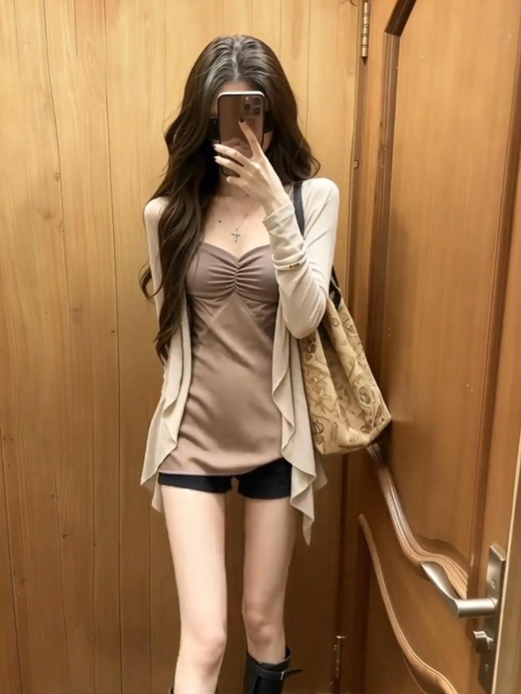 Summer Women's Gentle Style Mesh Splice Tank Top And Thin Sun Protection Cardigan Outerwear Two-Piece Set High Waist Midi Skirt
Summer Women's Gentle Style Mesh Splice Tank Top And Thin Sun Protection Cardigan Outerwear Two-Piece Set High Waist Midi Skirt