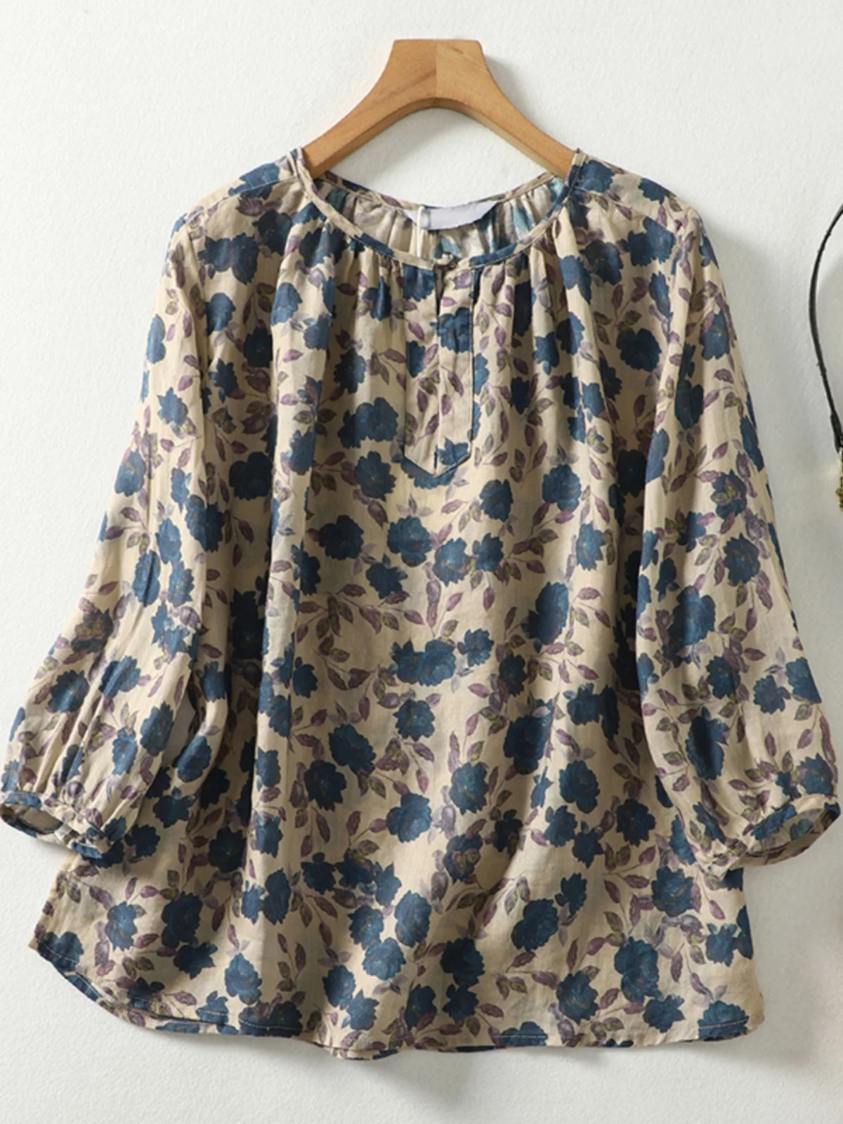 Retro Print Cotton Lin Doll Shirt Women's Loose Slim Fit Overhead Shirt Floral Pattern round Neck Long Sleeve Commute Style
Retro Print Cotton Lin Doll Shirt Women's Loose Slim Fit Overhead Shirt Floral Pattern round Neck Long Sleeve Commute Style