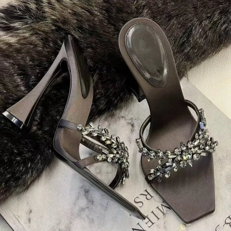 Summer Starry Bling Sparkling Rhinestone High Heels for Women 2026Elegant and High-Quality Square Toe Open-Toe Sandals for Women
Summer Starry Bling Sparkling Rhinestone High Heels for Women 2026Elegant and High-Quality Square Toe Open-Toe Sandals for Women