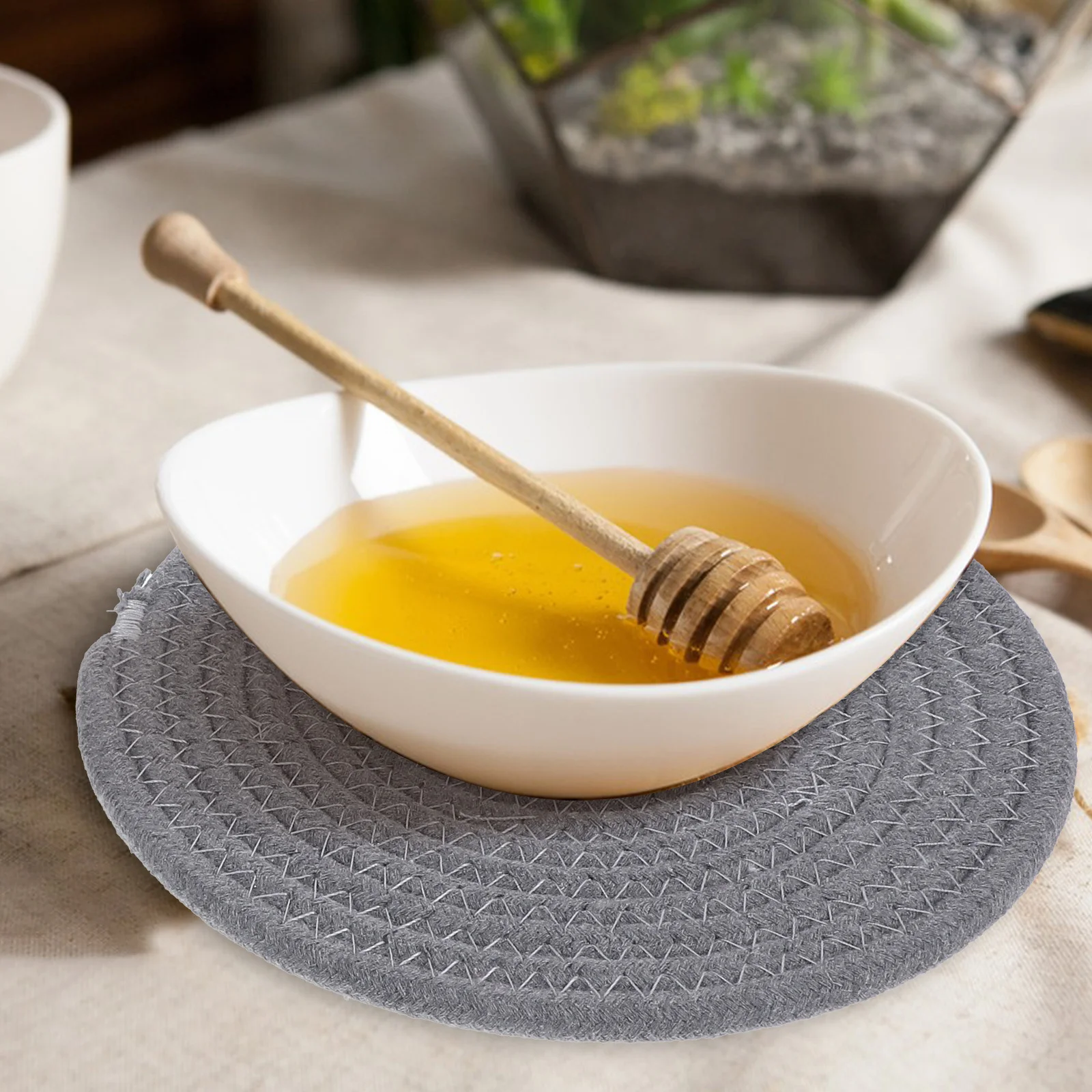 4pcs Round Woven Pot Holders Heat Resistant Non Slip Cotton Placemats Trivets For Kitchen Tableware Protection Coasters Pan
4pcs Round Woven Pot Holders Heat Resistant Non Slip Cotton Placemats Trivets For Kitchen Tableware Protection Coasters Pan