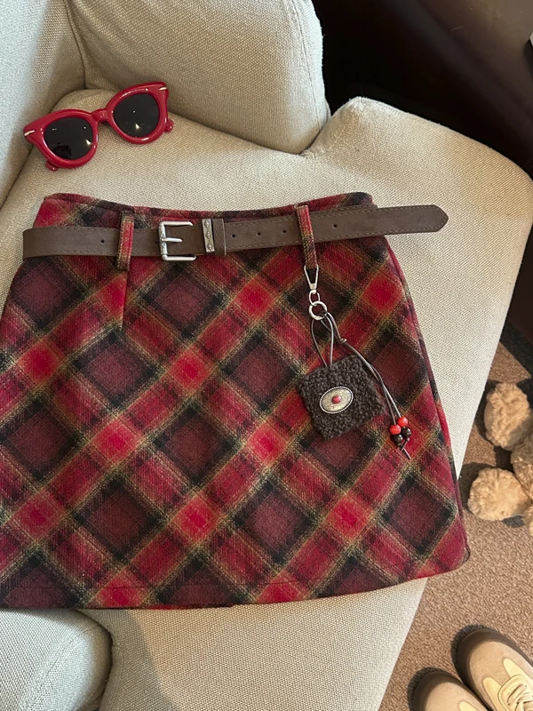 Новая зимняя женская шерстяная юбка А-силуэта больших размеров с высокой талией, в клетку, в корейском стиле, для офиса
Новая зимняя женская шерстяная юбка А-силуэта больших размеров с высокой талией, в клетку, в корейском стиле, для офиса