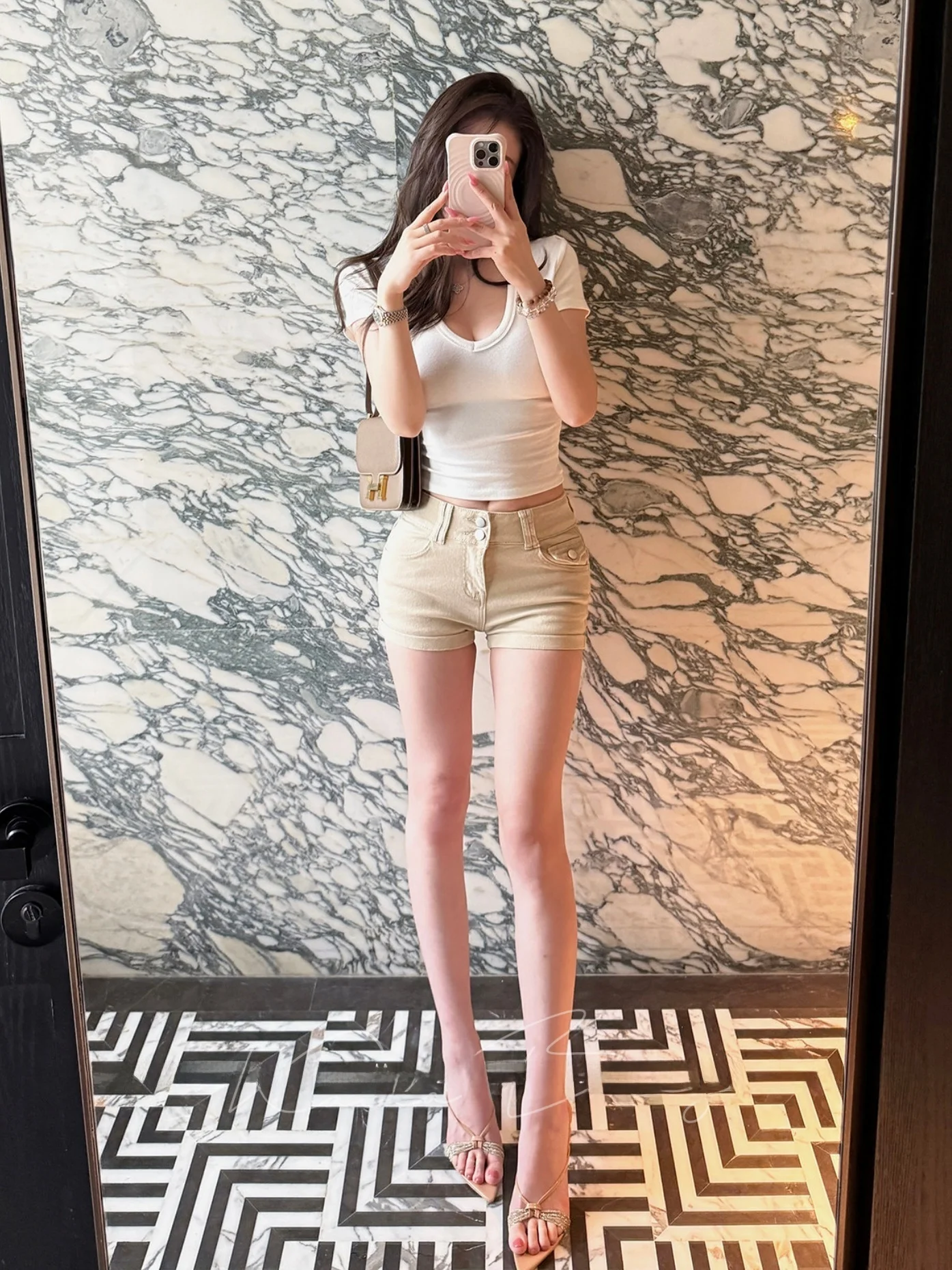High Waist Cheating Tool Korean Women's Jeans Short Pants with Hip Pad Butt Lift Cotton Stretch Denim Spring Season
High Waist Cheating Tool Korean Women's Jeans Short Pants with Hip Pad Butt Lift Cotton Stretch Denim Spring Season