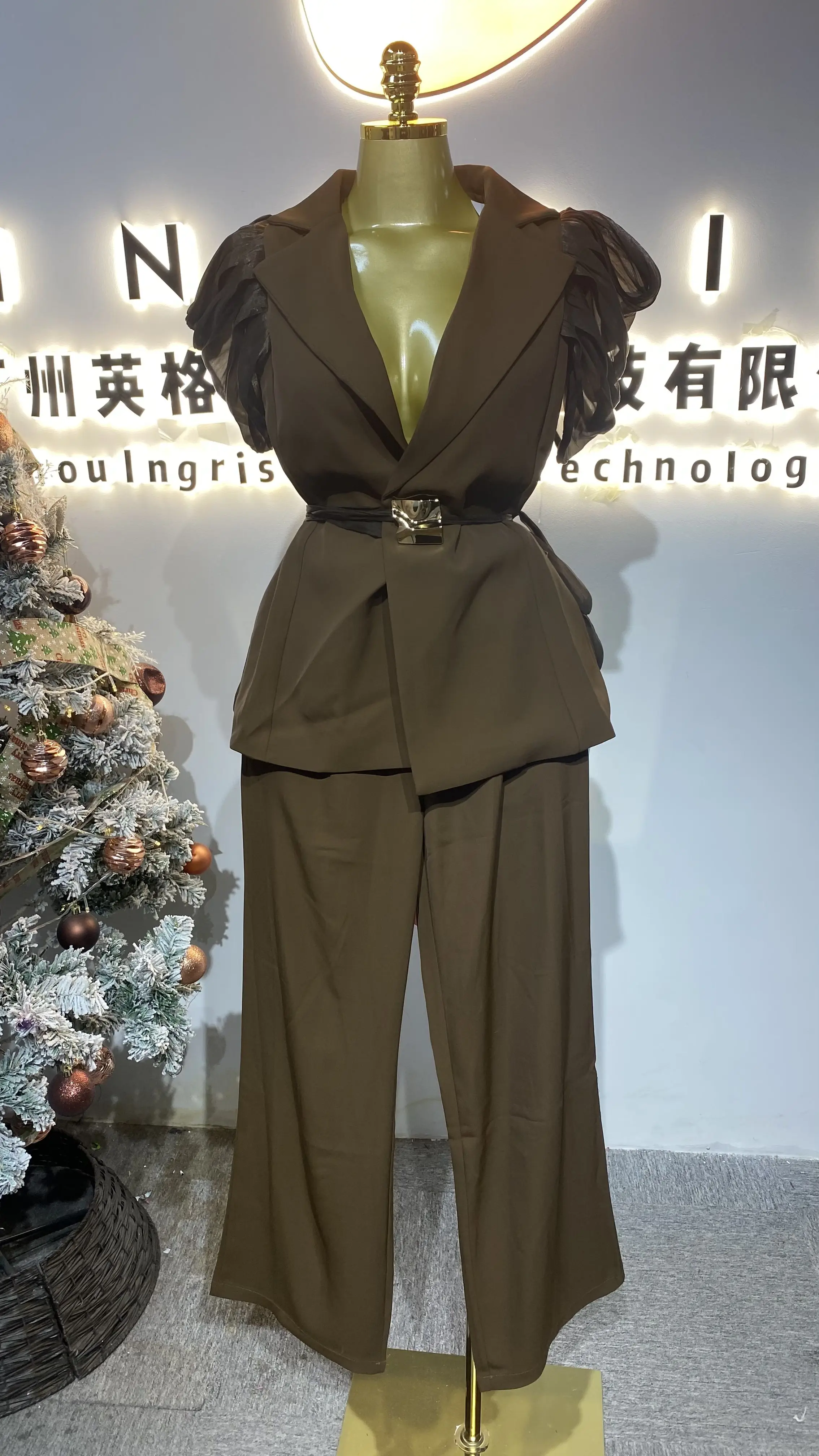 Formal Women's Clothing Brown Office Shirt with Belt Summer Short Sleeve Elegant Suit Shirt-GZXX711
Formal Women's Clothing Brown Office Shirt with Belt Summer Short Sleeve Elegant Suit Shirt-GZXX711