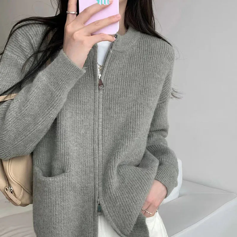 Women Fashion Double Zipper Cardigan Merino Wool O-neck Knitted Sweater Autumn Winter Female Solid Color Coat Casual Soft Tops
Women Fashion Double Zipper Cardigan Merino Wool O-neck Knitted Sweater Autumn Winter Female Solid Color Coat Casual Soft Tops
