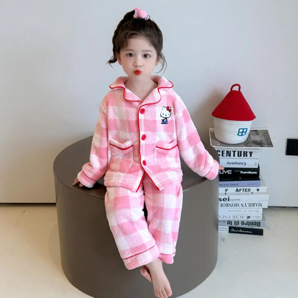 Милые пижамы Sanrio Hello Kitty для девочек, осенне-зимний утолщенный теплый клетчатый кардиган, детский комплект домашней одежды, милый подарок с героями мультфильмов
Милые пижамы Sanrio Hello Kitty для девочек, осенне-зимний утолщенный теплый клетчатый кардиган, детский комплект домашней одежды, милый подарок с героями мультфильмов
