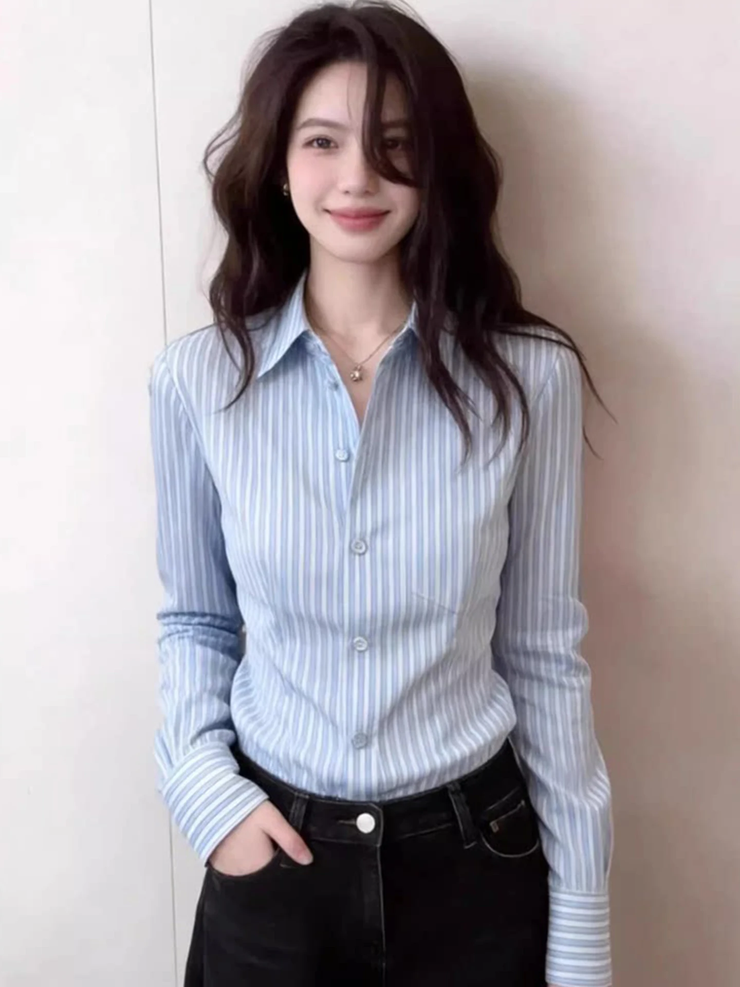 Blue Neck Striped Shirt Korean Style Beautiful Slimming Summer Lightweight Luxury Women's Long Sleeve Shirt Elegant
Blue Neck Striped Shirt Korean Style Beautiful Slimming Summer Lightweight Luxury Women's Long Sleeve Shirt Elegant