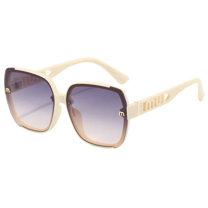 2025 Trendy Letter Print Sunglasses - Oversized UV400 Glam Shades for Women Street Fashion
2025 Trendy Letter Print Sunglasses - Oversized UV400 Glam Shades for Women Street Fashion