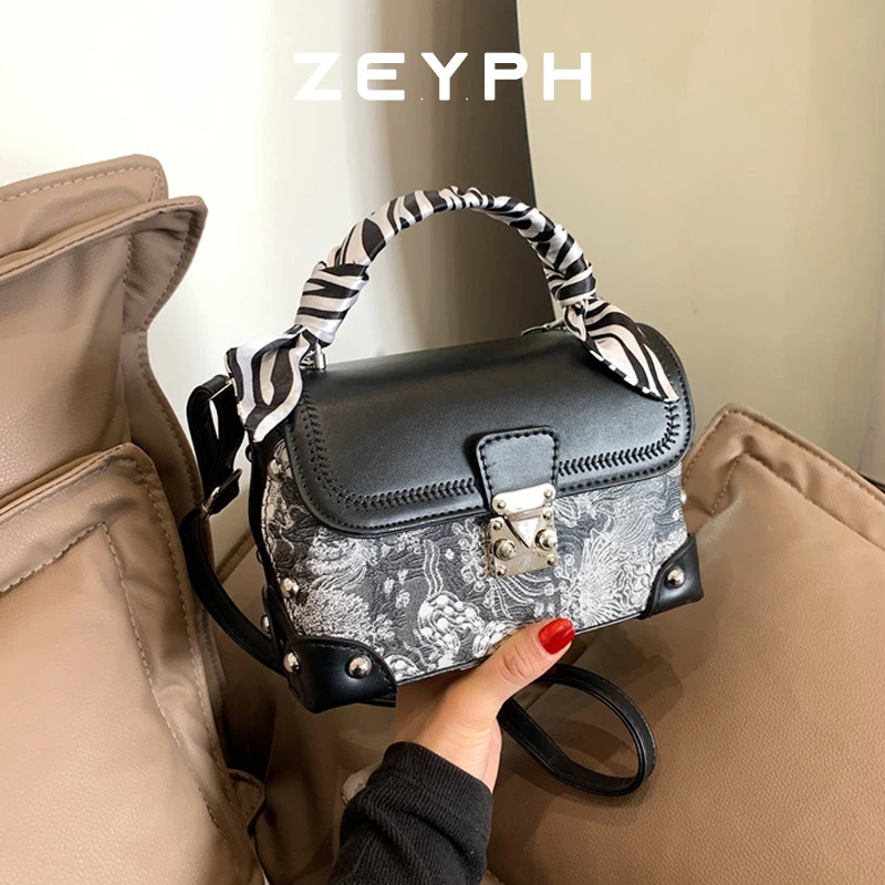 Zeyph Fashionable Ribbon Model PU Leather Solid Color Tote Bags for Women 2025 Y2K Ladies Shoulder Bag Females Retro Handbags
Zeyph Fashionable Ribbon Model PU Leather Solid Color Tote Bags for Women 2025 Y2K Ladies Shoulder Bag Females Retro Handbags
