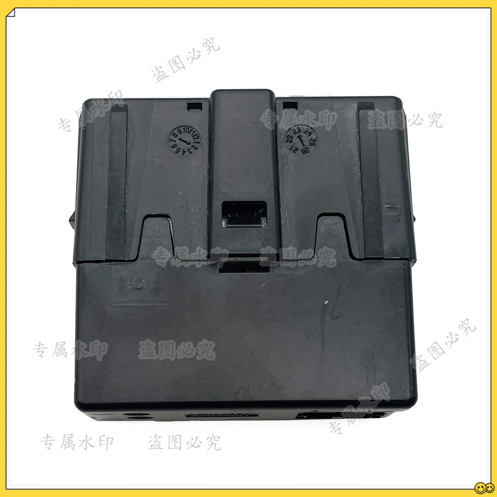 Двойной USB-порт для зарядки 3G5 035 718 A 3G5035718A TYPE-C для VW ID4 Atlas Touran, интерфейс Type-C для автомобильной зарядки.
Двойной USB-порт для зарядки 3G5 035 718 A 3G5035718A TYPE-C для VW ID4 Atlas Touran, интерфейс Type-C для автомобильной зарядки.