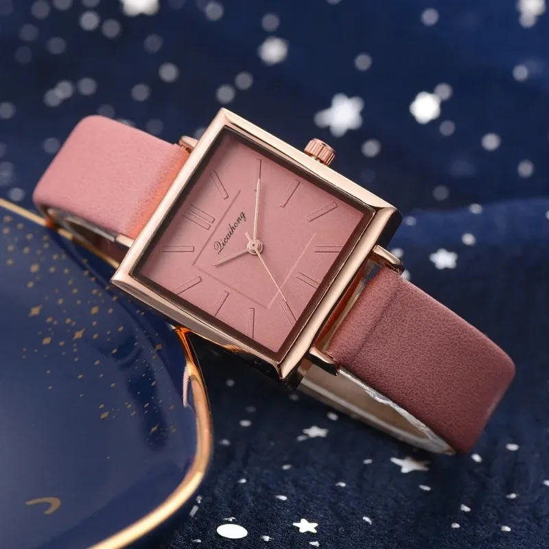 2024 Luxury Rose Gold Elegant Women's Square Watch Fashion Casual Leather Quartz Watch Women's Watch
2024 Luxury Rose Gold Elegant Women's Square Watch Fashion Casual Leather Quartz Watch Women's Watch