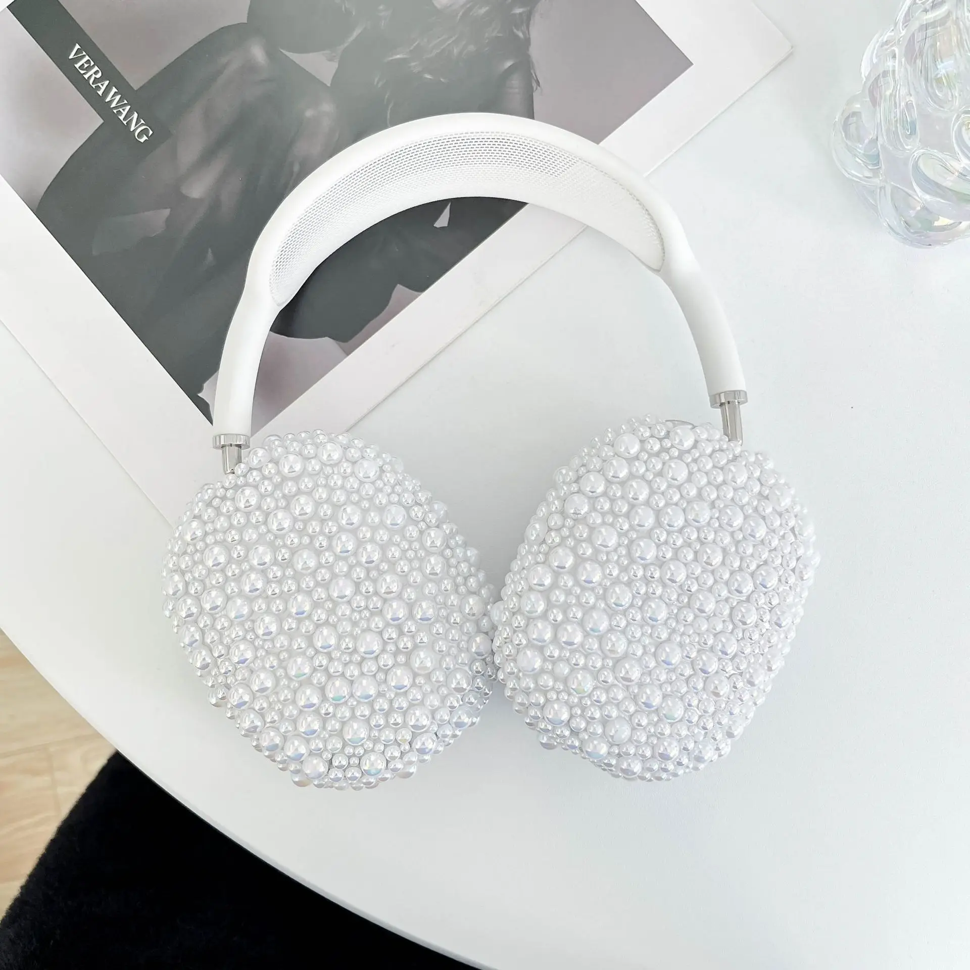 White Pearl Earphone Case for AirPods Max TPU Material Soft Shell Ins Style Custom AirPods Max Case Creative Headphone Cover
White Pearl Earphone Case for AirPods Max TPU Material Soft Shell Ins Style Custom AirPods Max Case Creative Headphone Cover