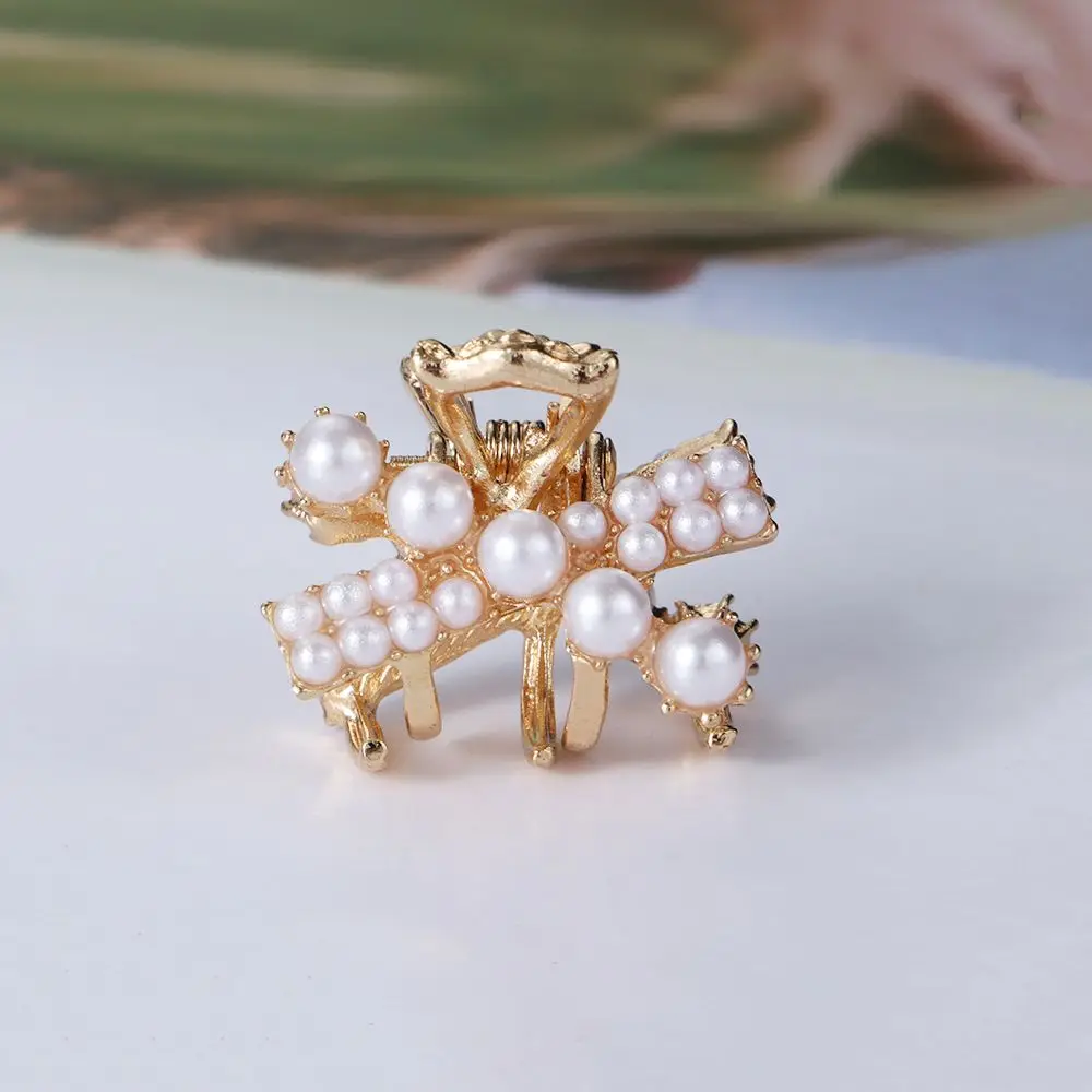 Elegant Hair Accessories Hairpin Pearl Crystal Hairclip Mini Hair Claw Geometric Hair Crab
Elegant Hair Accessories Hairpin Pearl Crystal Hairclip Mini Hair Claw Geometric Hair Crab