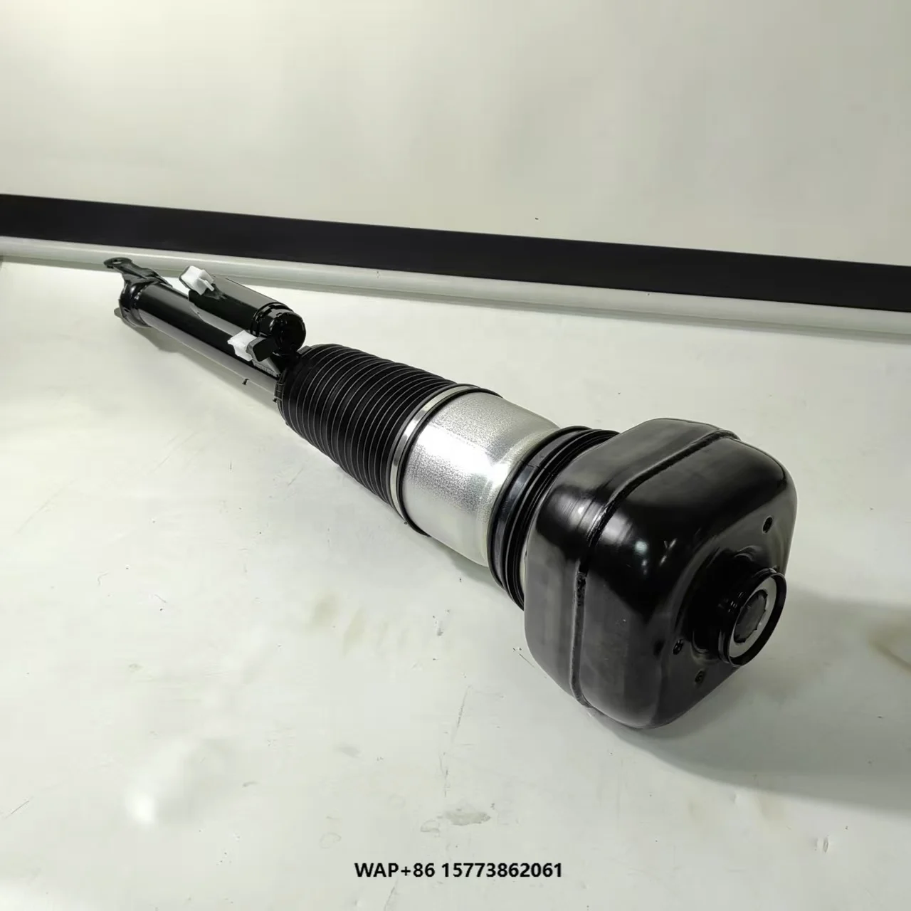 Original Remanufactured Front Air Suspension Shock Absorber for Rolls-Roys Phantom 2016-2021
Original Remanufactured Front Air Suspension Shock Absorber for Rolls-Roys Phantom 2016-2021