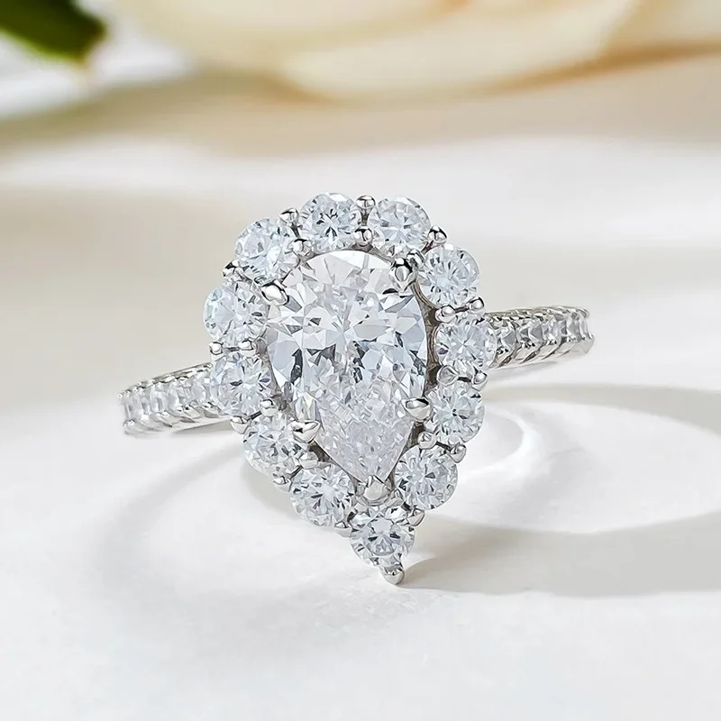 Серебряное кольцо Shining U S925 с высокоуглеродистым бриллиантом в форме груши 6*9 мм для женщин, изысканные ювелирные изделия для свадьбы и помолвки
Серебряное кольцо Shining U S925 с высокоуглеродистым бриллиантом в форме груши 6*9 мм для женщин, изысканные ювелирные изделия для свадьбы и помолвки