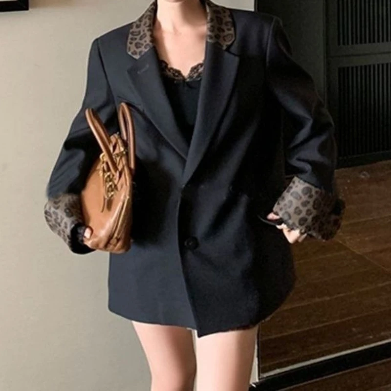 Designed Retro Versatile Black Suit Jacket Women's Spring and Autumn Loose Casual Suit Leopard Print Splicing Top
Designed Retro Versatile Black Suit Jacket Women's Spring and Autumn Loose Casual Suit Leopard Print Splicing Top