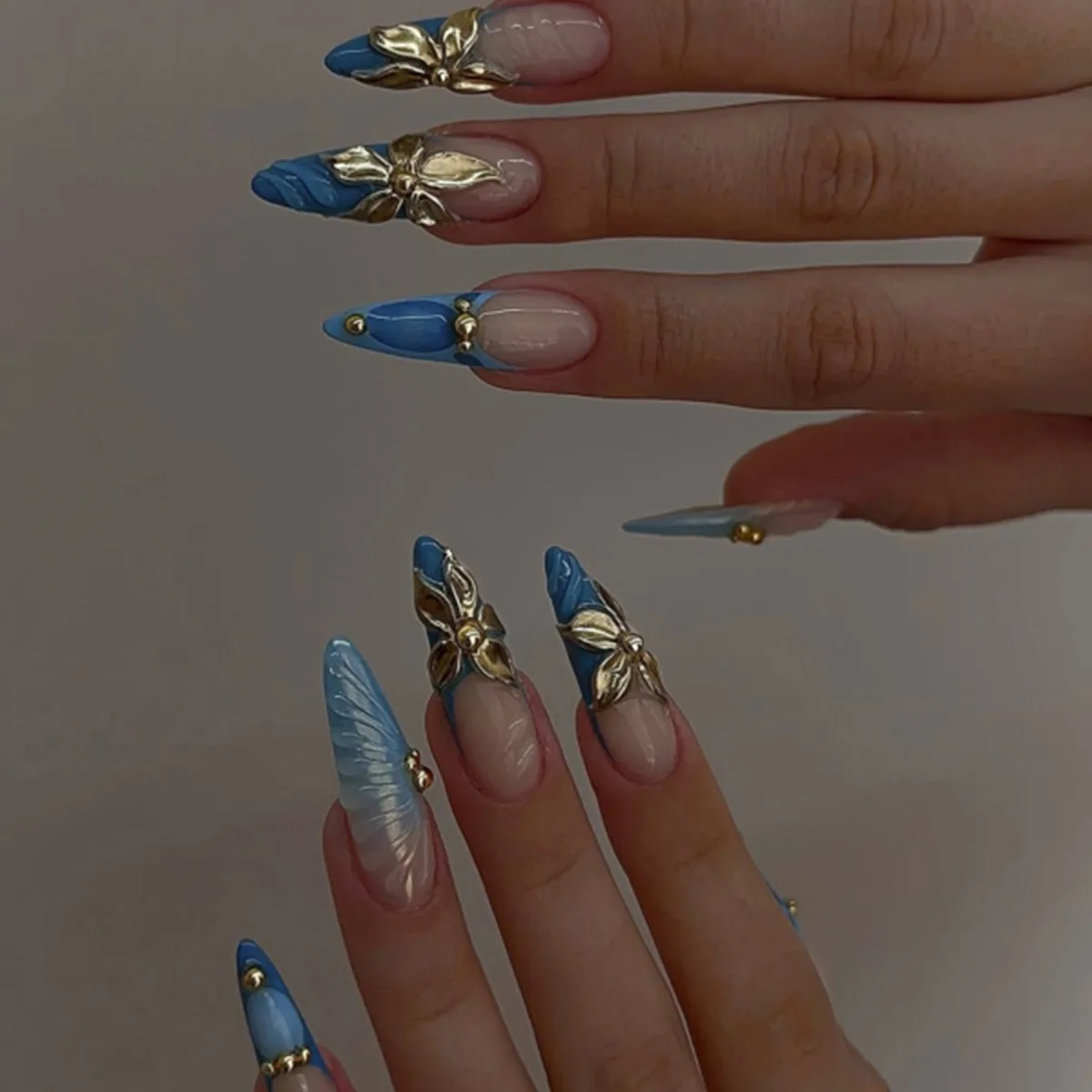 24PCS Blue French Stiletto False Nails 3D Metallic Golden Flower Rippples Simple Almond Press on Nails Sweet Cool Fake Nail Tips
24PCS Blue French Stiletto False Nails 3D Metallic Golden Flower Rippples Simple Almond Press on Nails Sweet Cool Fake Nail Tips