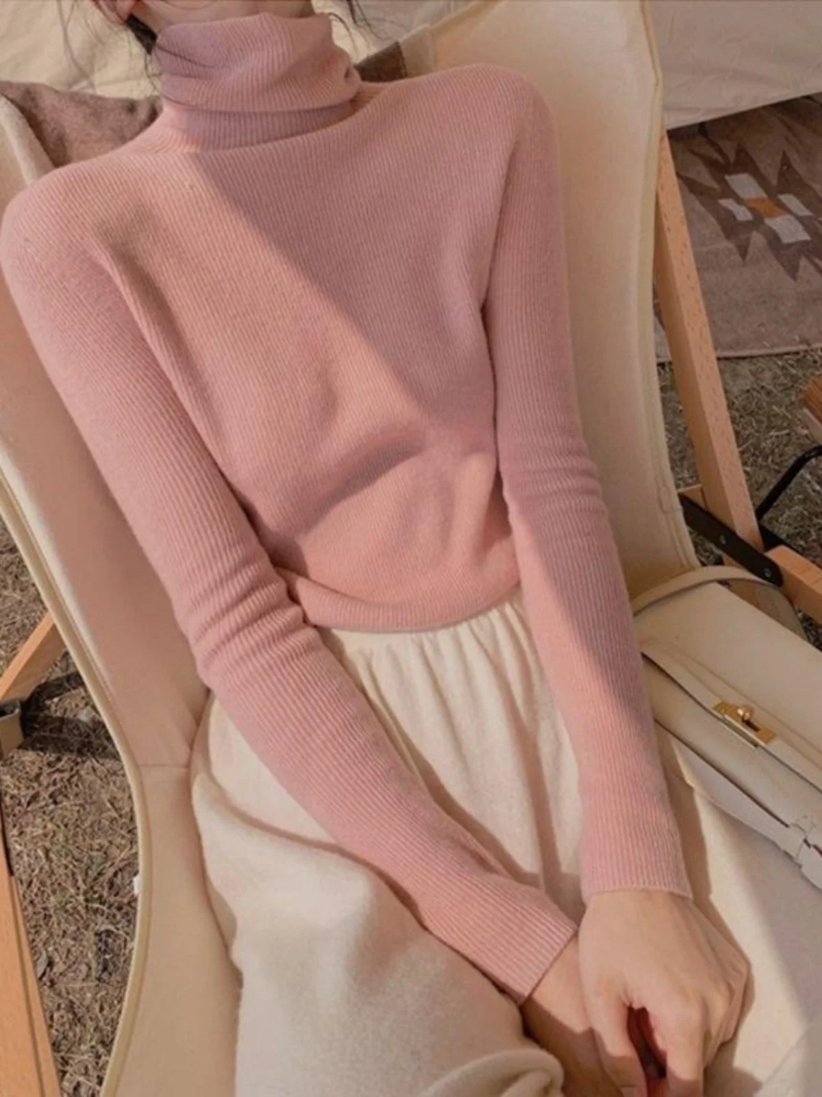 Thickened High Collar Knitted Base Shirt Women's Fashion Inner Wear 2026 Autumn Winter Style Commute Korean Version Slim Fit
Thickened High Collar Knitted Base Shirt Women's Fashion Inner Wear 2026 Autumn Winter Style Commute Korean Version Slim Fit