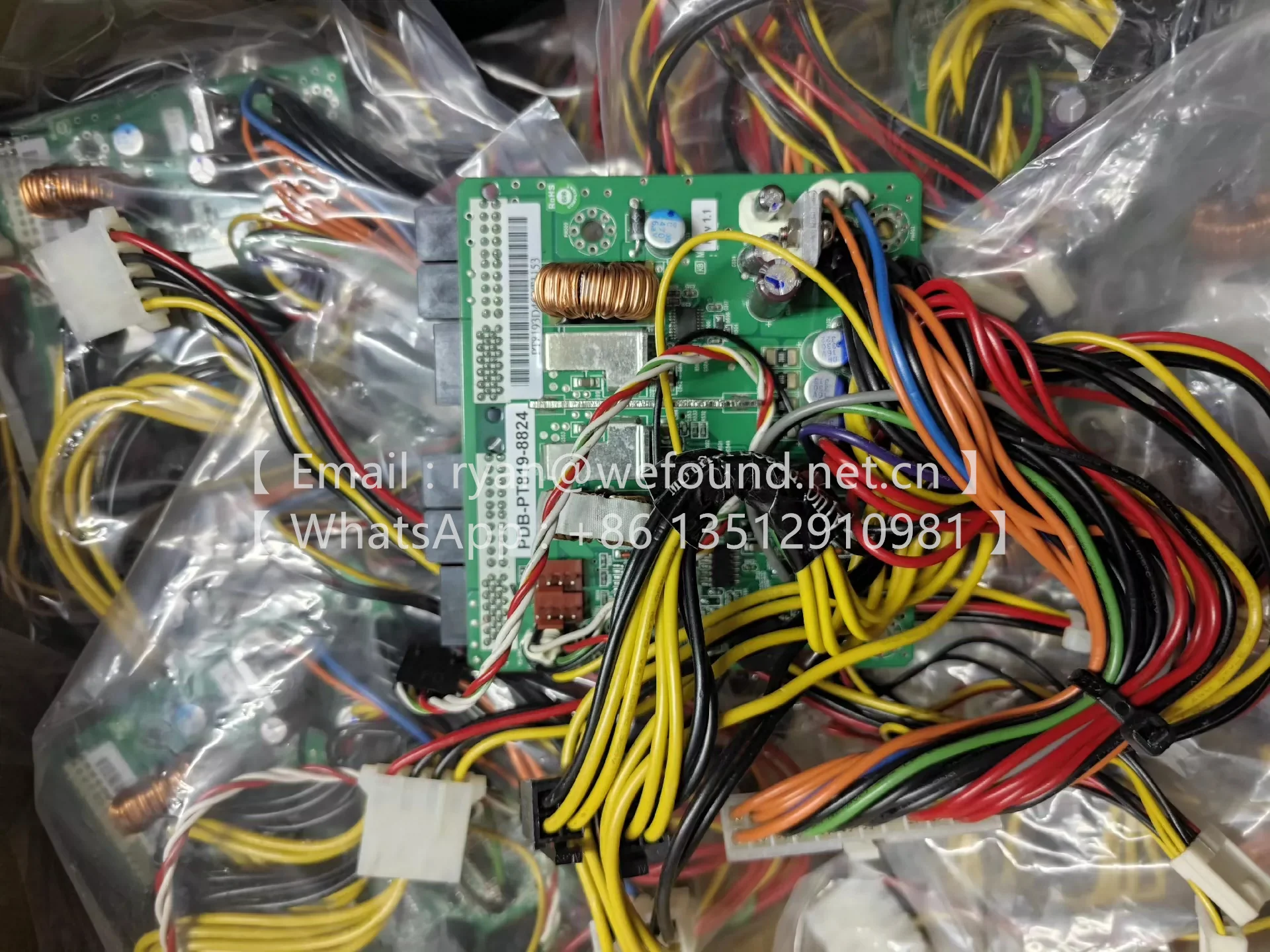 PDB-PT819-8824 Распределитель мощности Molex шириной 50,5
PDB-PT819-8824 Распределитель мощности Molex шириной 50,5