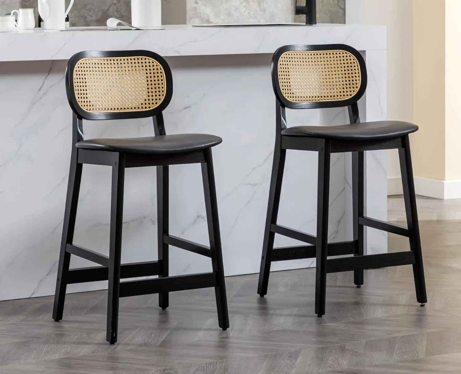 Rattan Counter Height Bar Stools Set of 2 with Cane Back Wood Farmhouse Barstools Faux Leather Kitchen Island Chairs Boho
Rattan Counter Height Bar Stools Set of 2 with Cane Back Wood Farmhouse Barstools Faux Leather Kitchen Island Chairs Boho