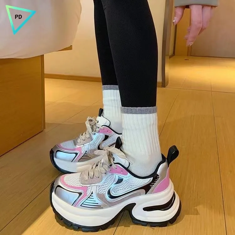 Suction soled shoes 2024 spring new women's casual shoes, women's running shoes set off a trend of single shoes
Suction soled shoes 2024 spring new women's casual shoes, women's running shoes set off a trend of single shoes