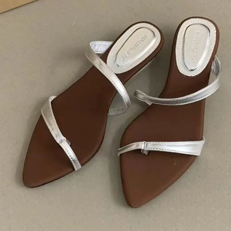 Women Slippers Designer Heeled Sandals Fashion Woman Shoes 2025 Summer New Slides Elegant Flip Flops Beach Sandalias De Mujer
Women Slippers Designer Heeled Sandals Fashion Woman Shoes 2025 Summer New Slides Elegant Flip Flops Beach Sandalias De Mujer