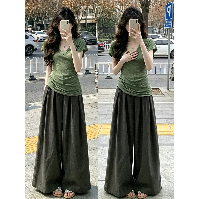 Spring and Summer 2026 New Korean Style Short Sleeved Wide Leg Pants Two-piece Fashionable Set for Women's Fashion
Spring and Summer 2026 New Korean Style Short Sleeved Wide Leg Pants Two-piece Fashionable Set for Women's Fashion
