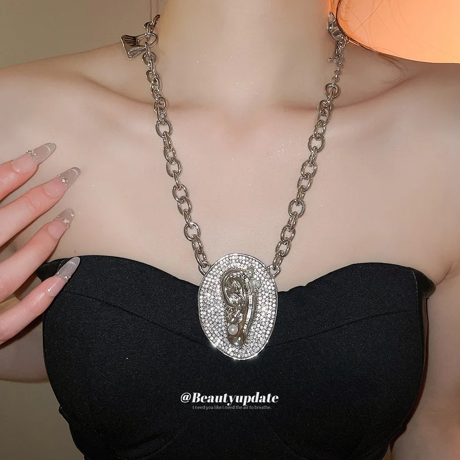 Retro Exaggerated Heavy Craft Zircon Ear & Pearl Necklace, Women High-end Clavicle Chain, Personalized Design Sweater Chain Part
Retro Exaggerated Heavy Craft Zircon Ear & Pearl Necklace, Women High-end Clavicle Chain, Personalized Design Sweater Chain Part
