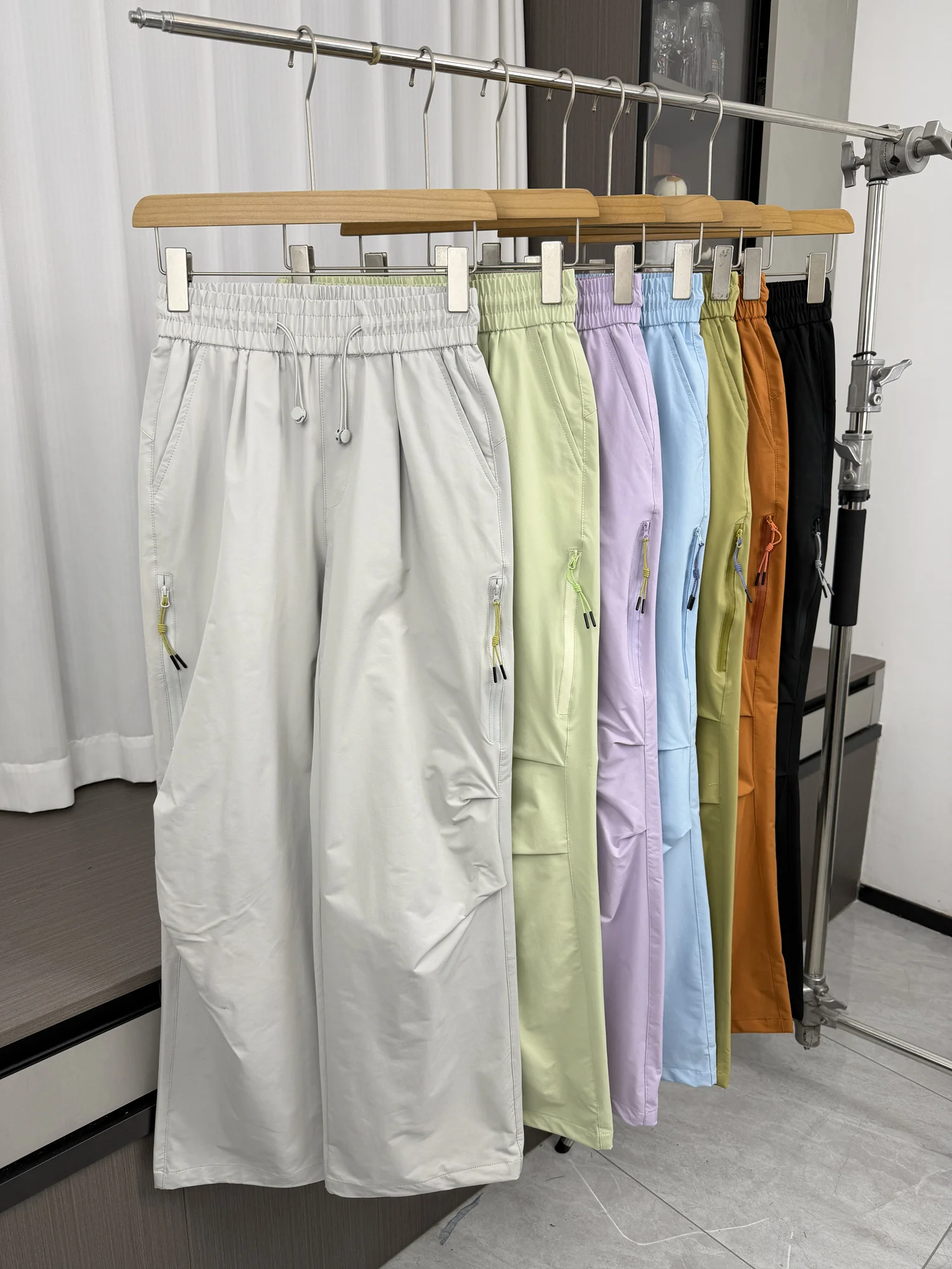 Outdoor Casual Pants Men's Lightweight Breathable Quick Dry Spring Summer Straight Leg Pants Elastic Waist Cargo Trousers
Outdoor Casual Pants Men's Lightweight Breathable Quick Dry Spring Summer Straight Leg Pants Elastic Waist Cargo Trousers