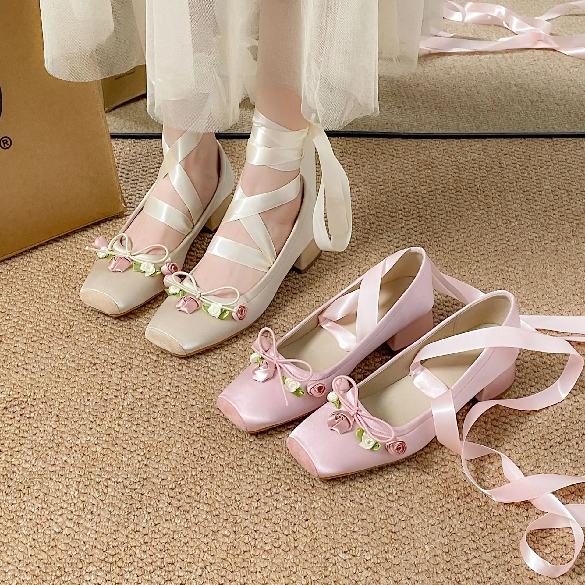 2026 Women's Flats Pink Satin Ankle Tie Strap Flower Bow Decor Square Toe Block Heel Lolita Elegant Casual Daily Shoes Q-586
2026 Women's Flats Pink Satin Ankle Tie Strap Flower Bow Decor Square Toe Block Heel Lolita Elegant Casual Daily Shoes Q-586