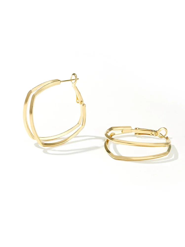Double-layer irregular earrings temperament high-end light luxury earrings
Double-layer irregular earrings temperament high-end light luxury earrings