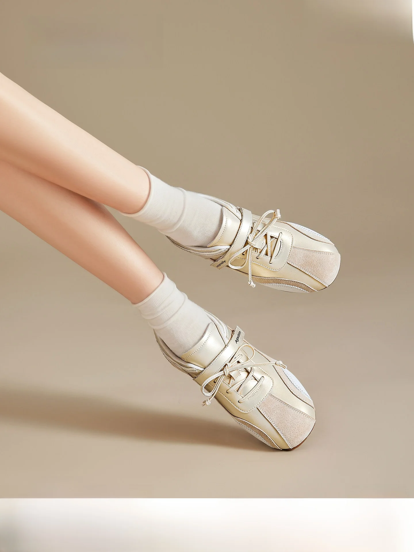 Ballet Style Women's Sport Casual Shoes Breathable Thick Bottom Summer New Model Fashionable Flat Heel Cross Strap Fashion
Ballet Style Women's Sport Casual Shoes Breathable Thick Bottom Summer New Model Fashionable Flat Heel Cross Strap Fashion