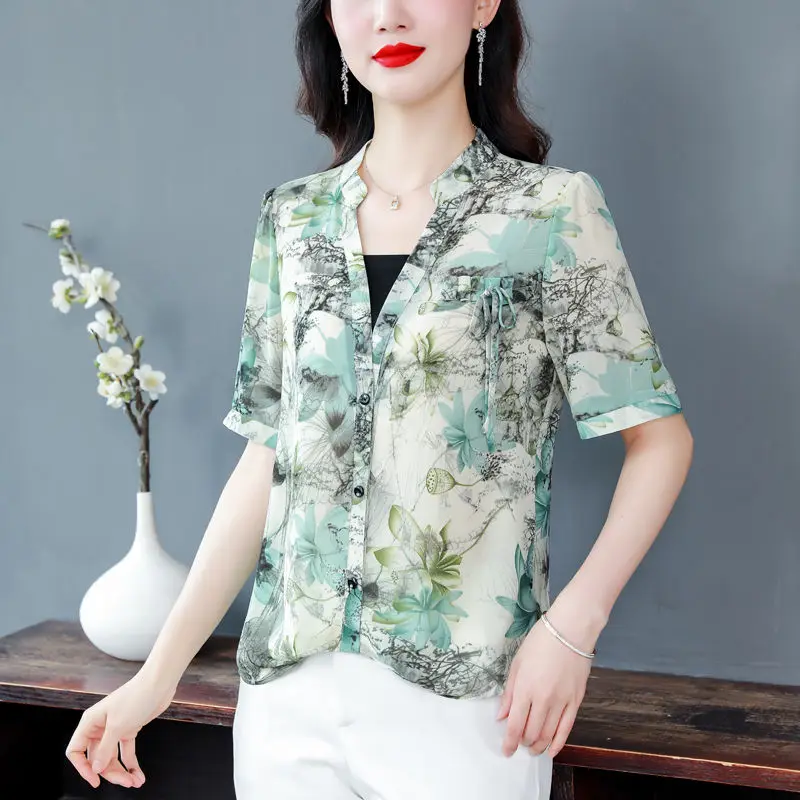 Summer New Floral Print Blouse Fashionable and Versatile for Middle-aged Women with a Good Temperament in Plus Sizes for Moms
Summer New Floral Print Blouse Fashionable and Versatile for Middle-aged Women with a Good Temperament in Plus Sizes for Moms