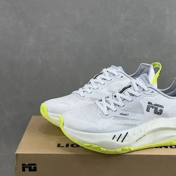 New 2025 Tennis Shoes High Quality Comfortable Non-slip Trainers for Men and Women Marathon Running Shoes for Men and Women
New 2025 Tennis Shoes High Quality Comfortable Non-slip Trainers for Men and Women Marathon Running Shoes for Men and Women