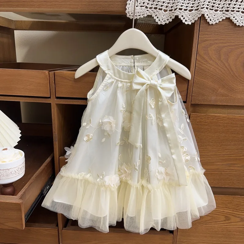 Children Clothes Summer Neck-length Sleeveless Dress Girl Dresses Cute Exquisite embroidery + Three-dimensional flowers 2-8Years
Children Clothes Summer Neck-length Sleeveless Dress Girl Dresses Cute Exquisite embroidery + Three-dimensional flowers 2-8Years