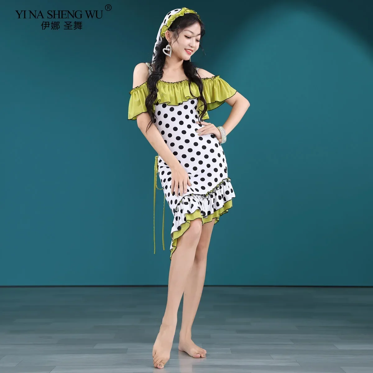 New Style Belly Dance Women Professional Performance Clothing Summer Practice Suit Elegant Polka Dot Printing Two Piece Outfit
New Style Belly Dance Women Professional Performance Clothing Summer Practice Suit Elegant Polka Dot Printing Two Piece Outfit